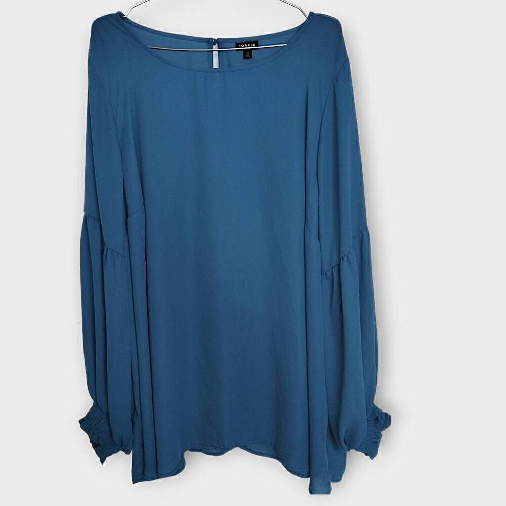 Torrid Blue Long Sleeve Blouse Keyhole Button Back Women's Size 4